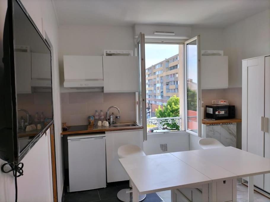 Paris Tourist Apartment, France Стен Екстер'єр фото