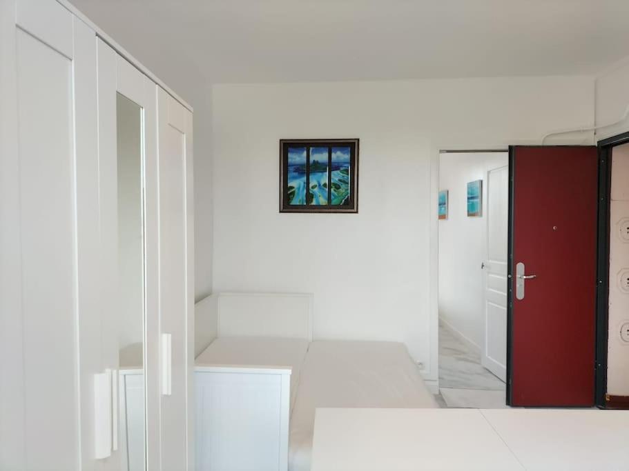 Paris Tourist Apartment, France Стен Екстер'єр фото