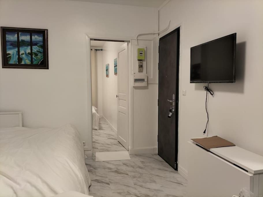 Paris Tourist Apartment, France Стен Екстер'єр фото