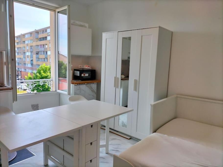 Paris Tourist Apartment, France Стен Екстер'єр фото